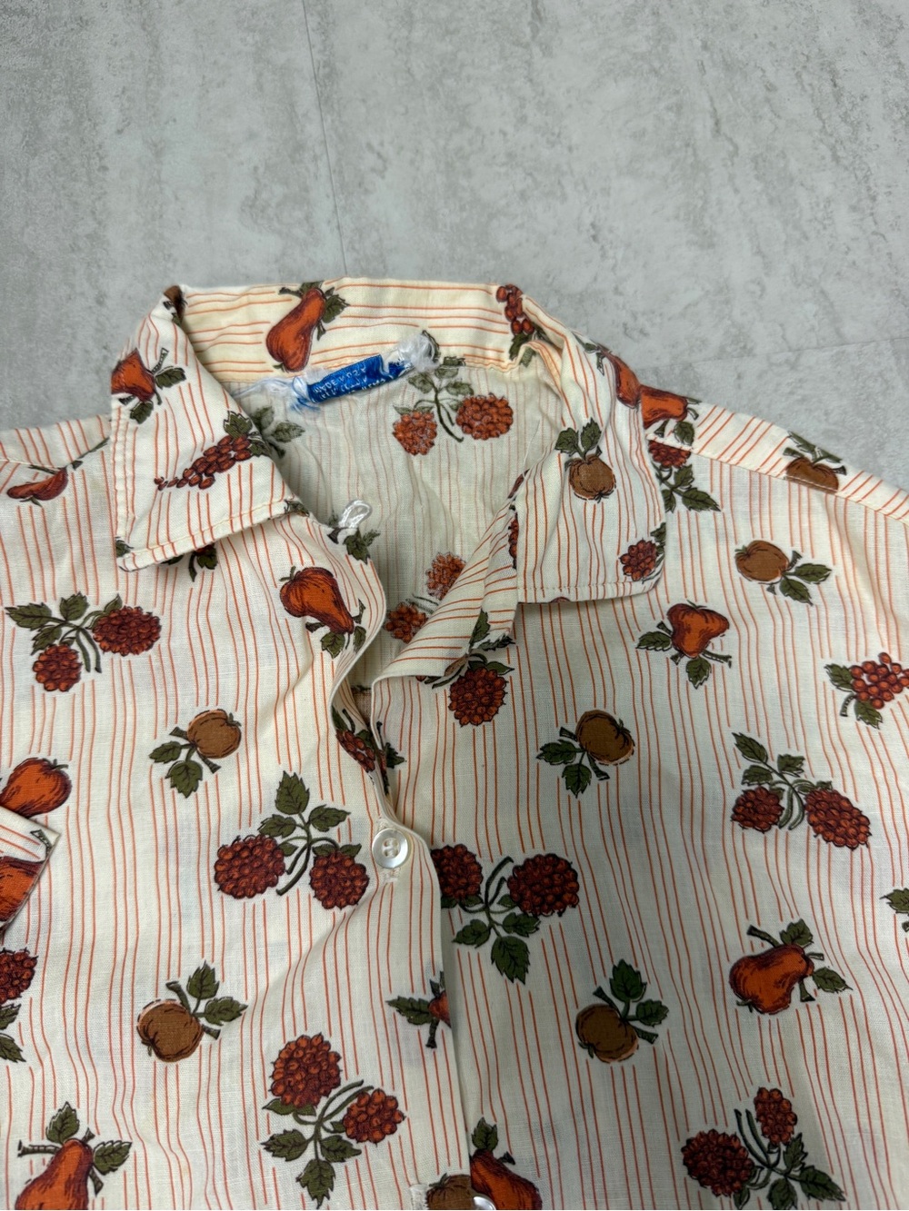 Vintage 90's shirt pears apples and grapes short sleeve button up shirt - Picture 4 of 10